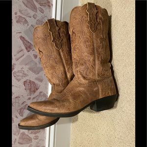 Women’s snip toe western cowboy boot